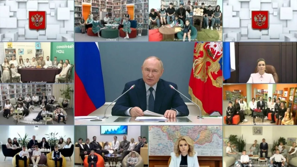 putin-roditeli-deti.jpg